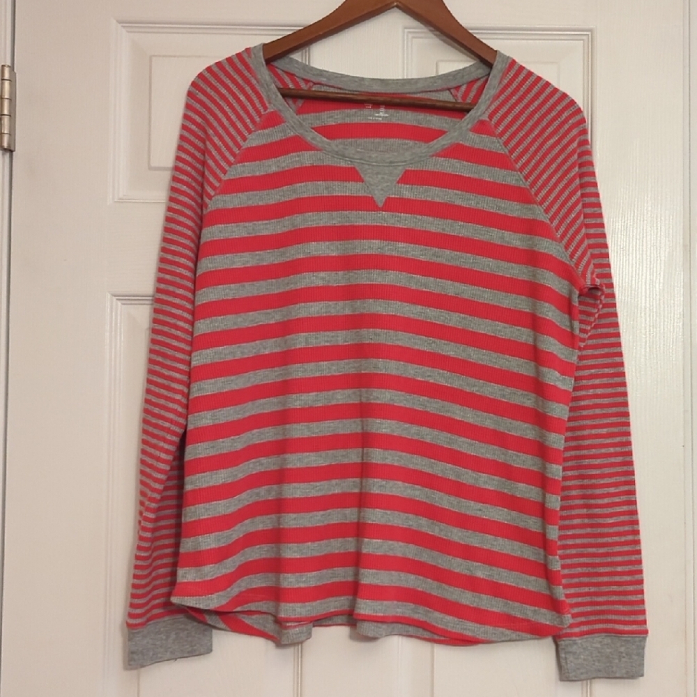GAP Red and Gray Knit Top